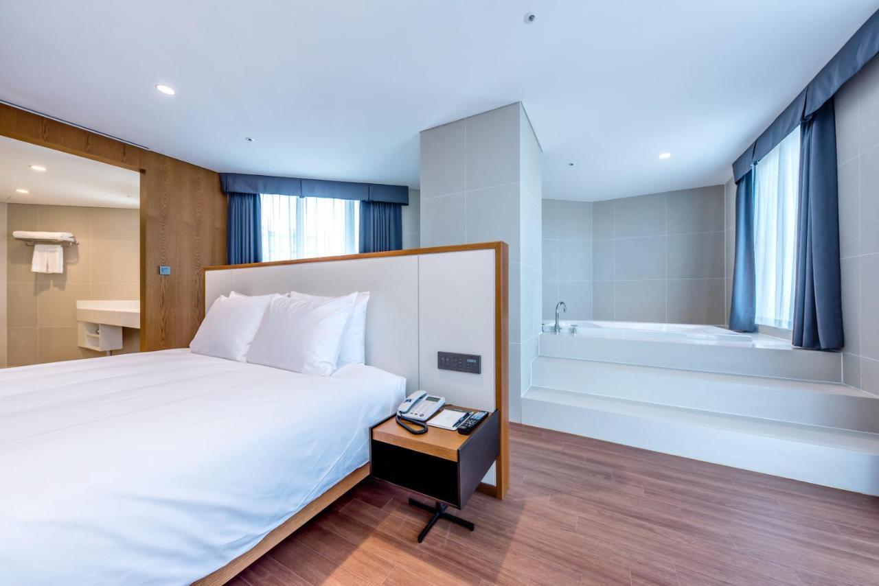 ג'גו Hotel Sirius מראה חיצוני תמונה